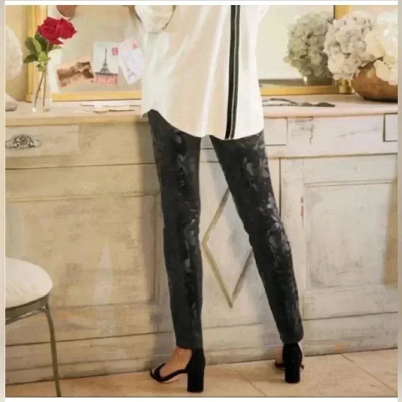 Soft Surroundings Twilight Floral Pants- Size 14 - Picture 4 of 12